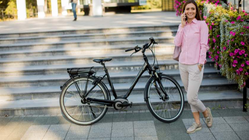 Ab wann darf man E-Bike fahren? Altersvorgaben & Regeln